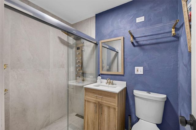 170 Maple Avenue W, Palm Beach Gardens, FL 33410