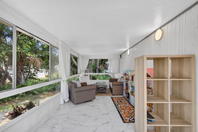 170 Maple Avenue W, Palm Beach Gardens, FL 33410