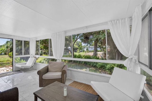 170 Maple Avenue W, Palm Beach Gardens, FL 33410