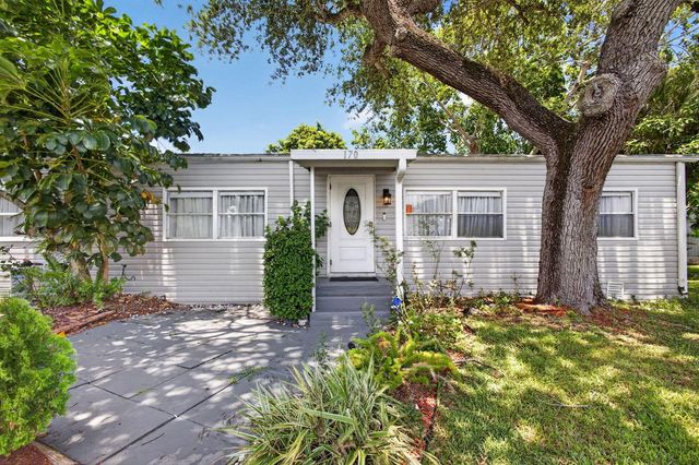 170 Maple Avenue W, Palm Beach Gardens, FL 33410