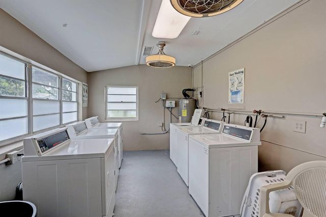 170 Maple Avenue W, Palm Beach Gardens, FL 33410