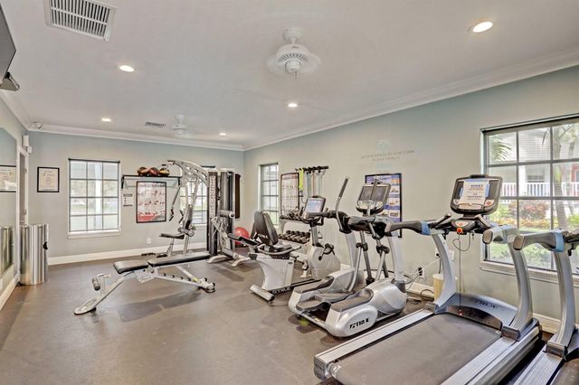 170 Maple Avenue W, Palm Beach Gardens, FL 33410