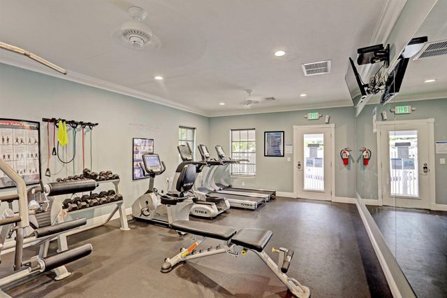 170 Maple Avenue W, Palm Beach Gardens, FL 33410
