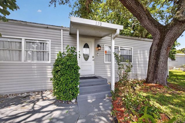 170 Maple Avenue W, Palm Beach Gardens, FL 33410