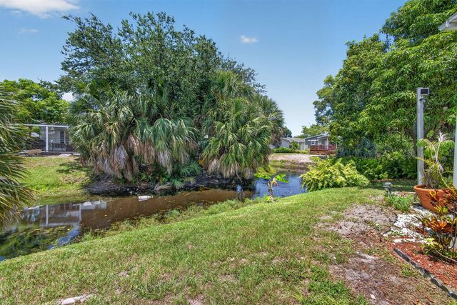 170 Maple Avenue W, Palm Beach Gardens, FL 33410