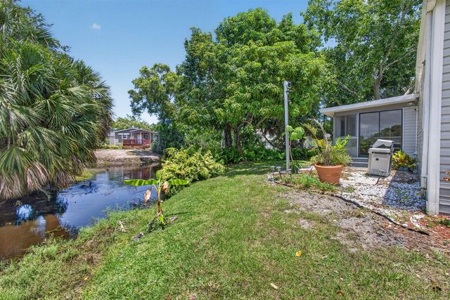 170 Maple Avenue W, Palm Beach Gardens, FL 33410