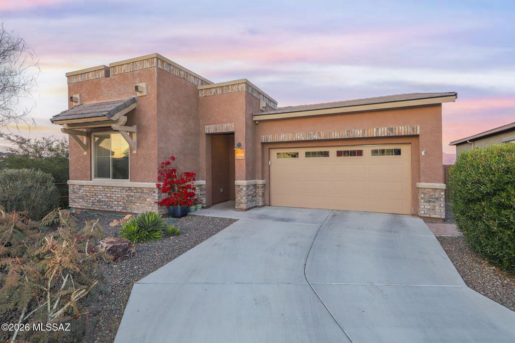 13280 N Weatherglass Drive, Oro Valley, AZ 85755