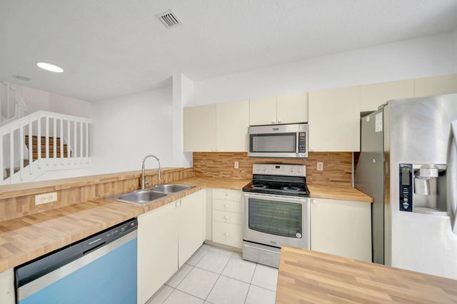 3970 NW 90th Way, Sunrise, FL 33351