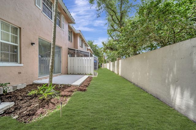 3970 NW 90th Way, Sunrise, FL 33351