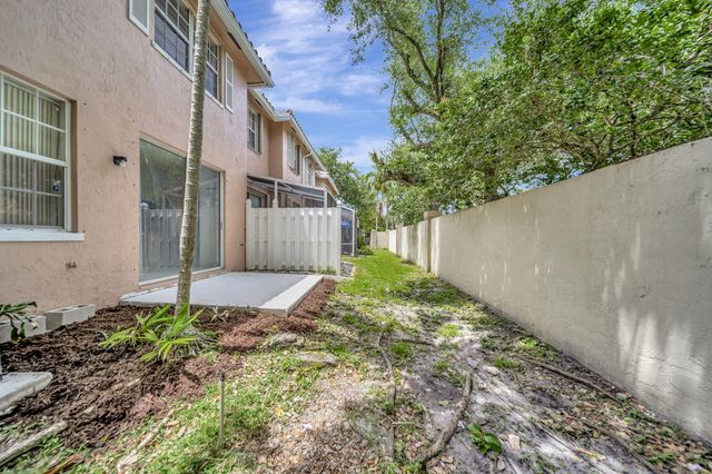 3970 NW 90th Way, Sunrise, FL 33351