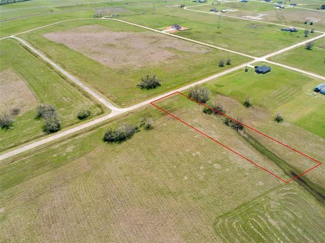 350 Colt Trail, Angleton, TX 77515