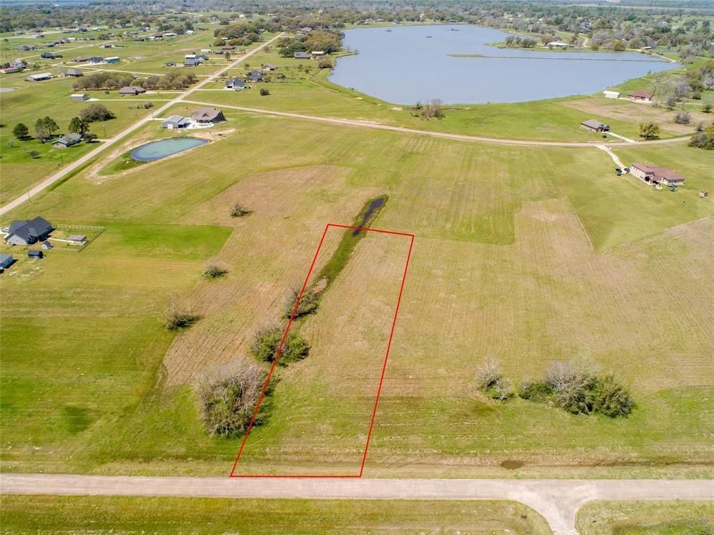 350 Colt Trail, Angleton, TX 77515