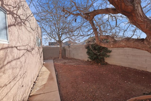 6740 Lamar Avenue NW, Albuquerque, NM 87120