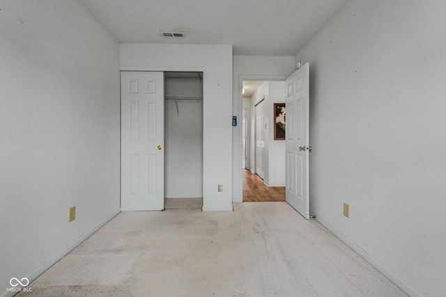 687 Hickory Pine Drive, New Whiteland, IN 46184