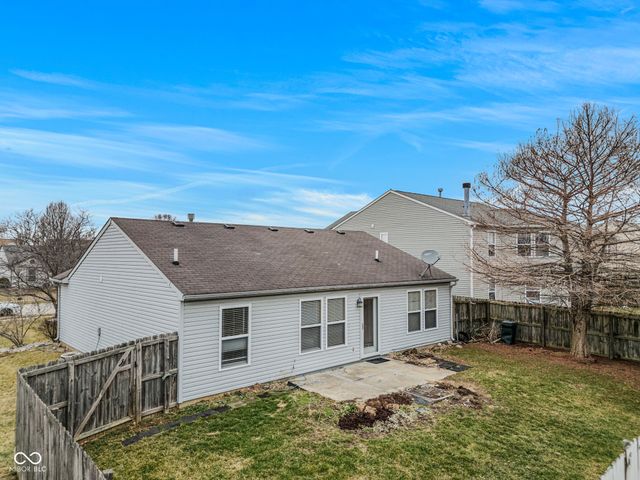 687 Hickory Pine Drive, New Whiteland, IN 46184