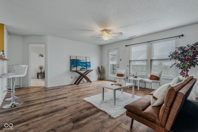 687 Hickory Pine Drive, New Whiteland, IN 46184