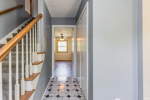 2905 W Woodbridge Drive, Muncie, IN 47304