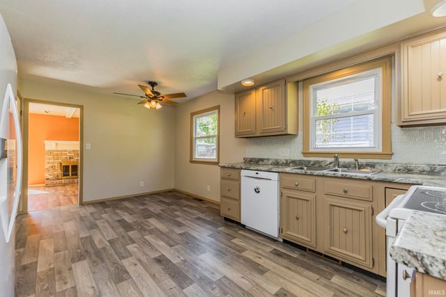 2905 W Woodbridge Drive, Muncie, IN 47304