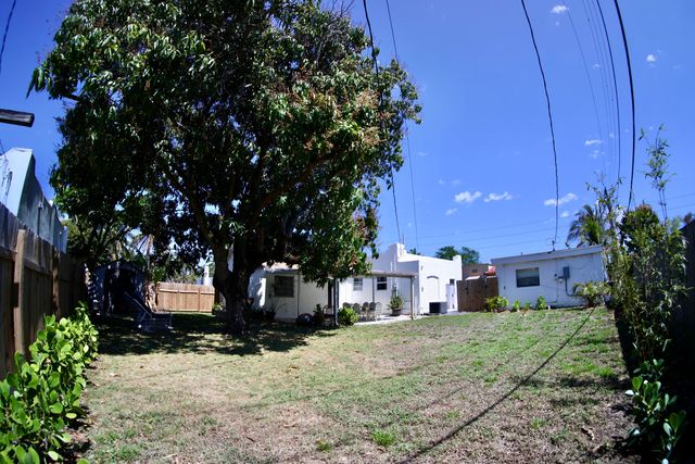 620 Winters Street, West Palm Beach, FL 33405