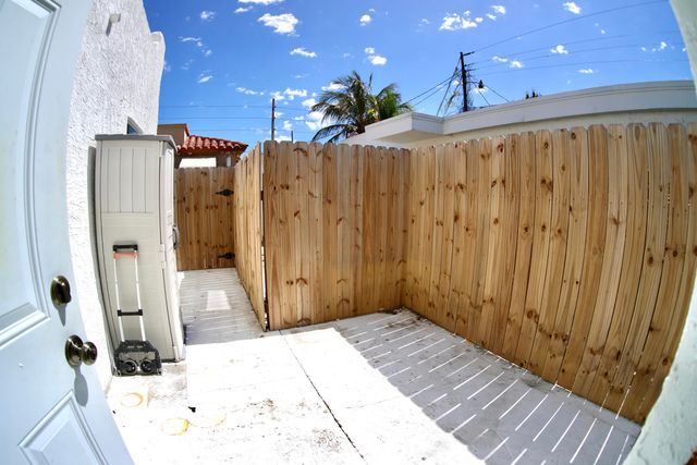 620 Winters Street, West Palm Beach, FL 33405