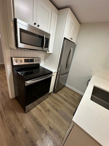 425 N Rosemont Avenue 103, Dallas, TX 75208