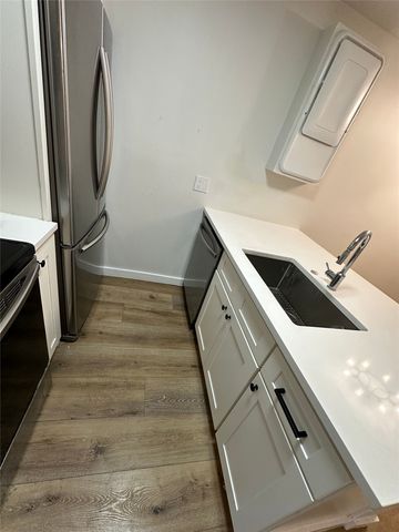 425 N Rosemont Avenue 103, Dallas, TX 75208