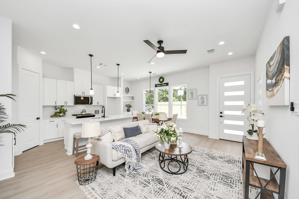 860 Rachel Street D, Houston, TX 77091