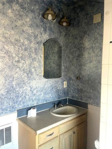 320 N 4th St, Clairton, PA 15025