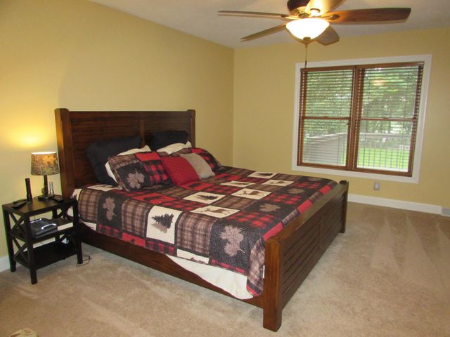 1600 S Prairie Avenue, Fairmont, MN 56031