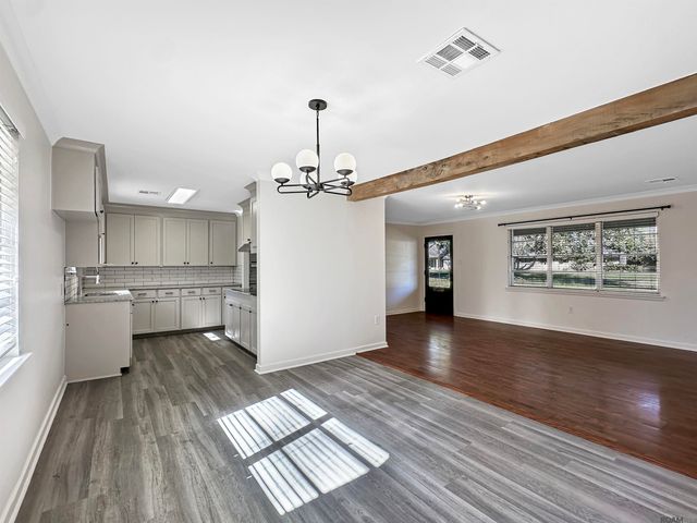 8636 Glen Ellen Dr, Saint George, LA 70809