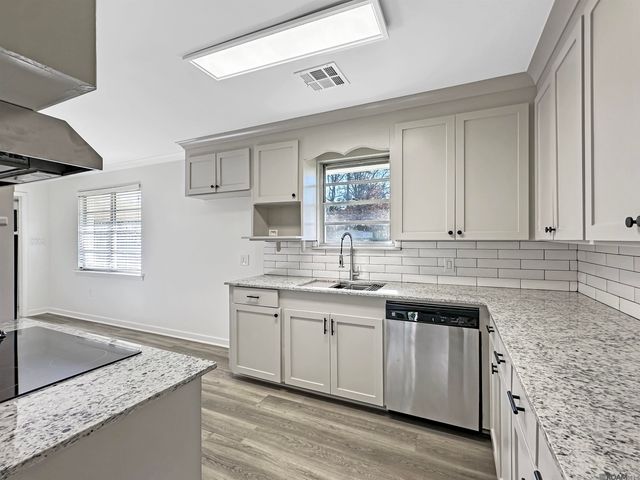 8636 Glen Ellen Dr, Saint George, LA 70809