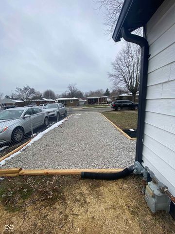 151 N 8th Avenue, Beech Grove, IN 46107