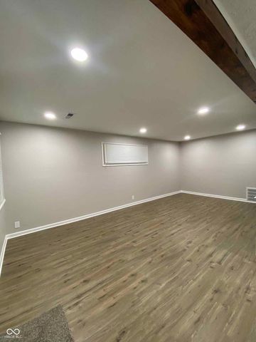 151 N 8th Avenue, Beech Grove, IN 46107