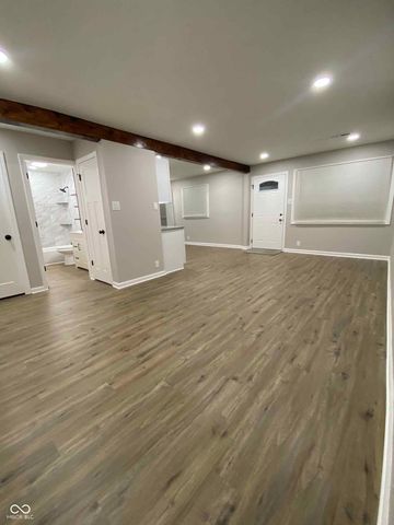 151 N 8th Avenue, Beech Grove, IN 46107