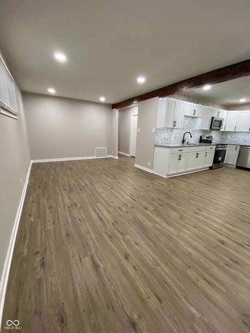 151 N 8th Avenue, Beech Grove, IN 46107