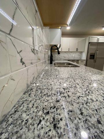 151 N 8th Avenue, Beech Grove, IN 46107