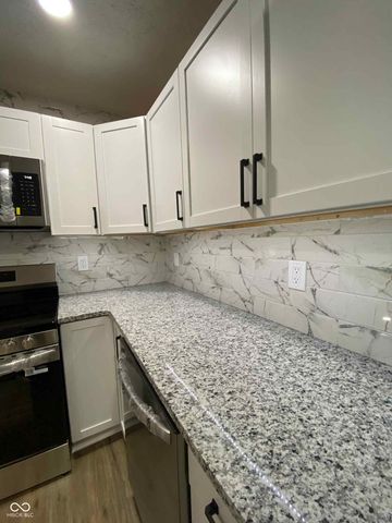 151 N 8th Avenue, Beech Grove, IN 46107