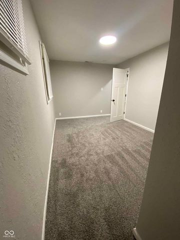 151 N 8th Avenue, Beech Grove, IN 46107