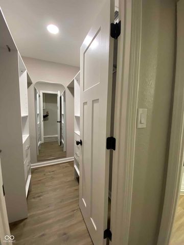 151 N 8th Avenue, Beech Grove, IN 46107