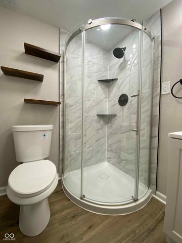 151 N 8th Avenue, Beech Grove, IN 46107