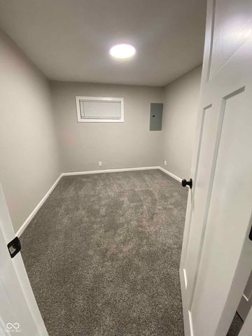 151 N 8th Avenue, Beech Grove, IN 46107