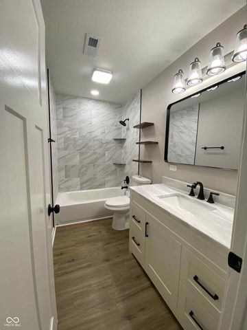 151 N 8th Avenue, Beech Grove, IN 46107