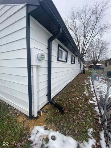 151 N 8th Avenue, Beech Grove, IN 46107