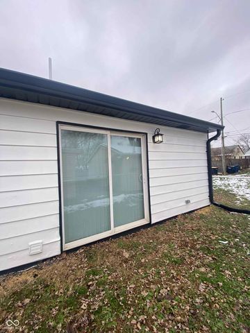 151 N 8th Avenue, Beech Grove, IN 46107