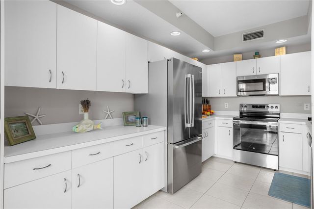 4750 DOLPHIN CAY LANE S 107, St Petersburg, FL 33711