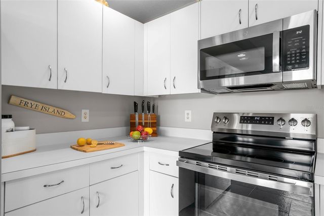 4750 DOLPHIN CAY LANE S 107, St Petersburg, FL 33711