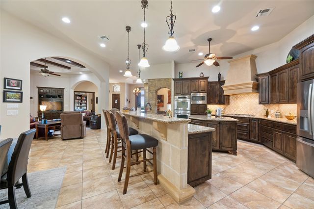 109 Ranchers Club LN, Driftwood, TX 78619