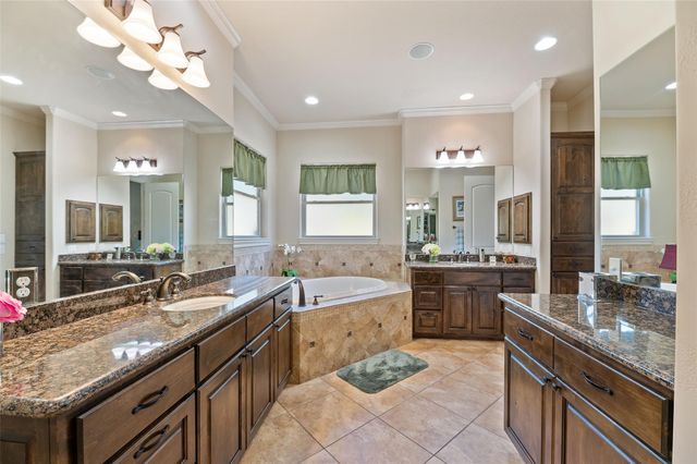 109 Ranchers Club LN, Driftwood, TX 78619