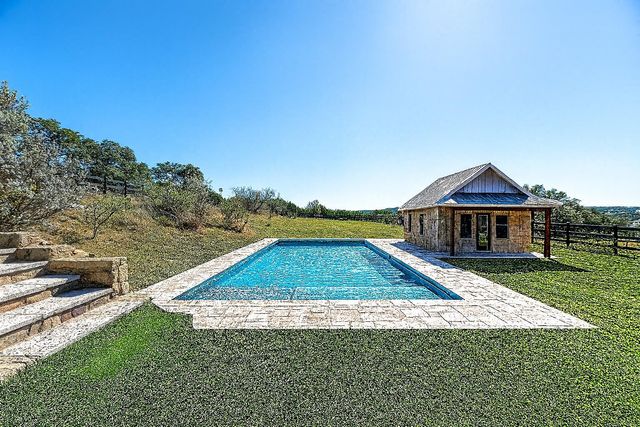 109 Ranchers Club LN, Driftwood, TX 78619