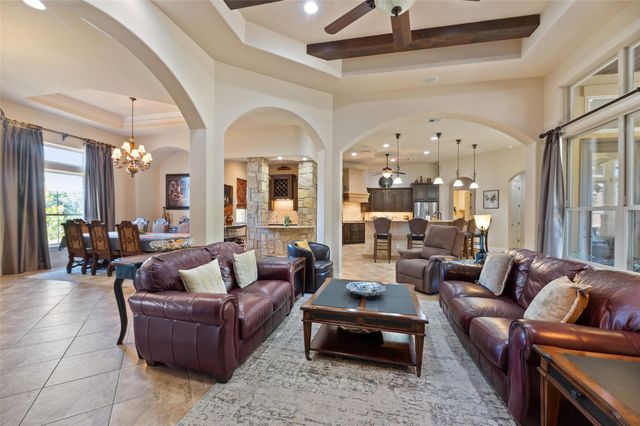 109 Ranchers Club LN, Driftwood, TX 78619